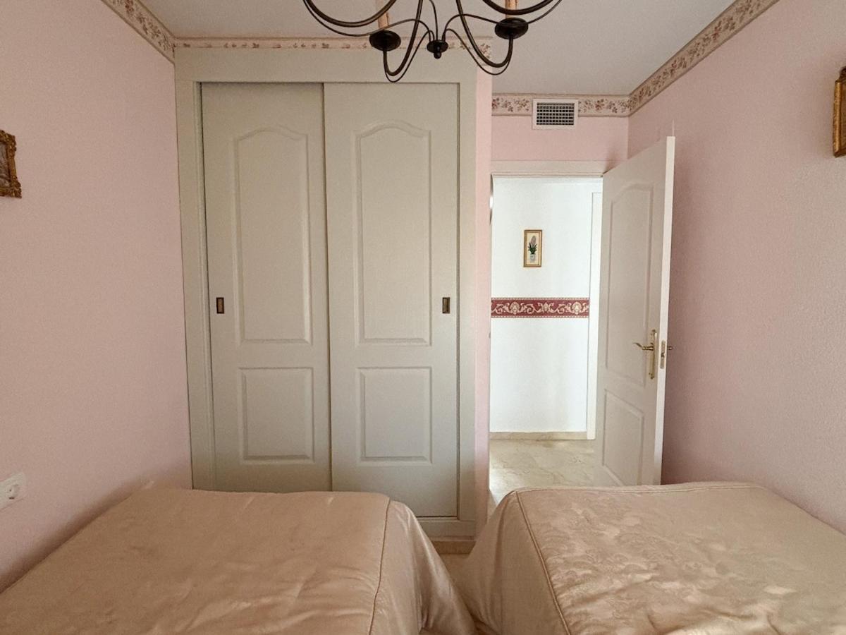 Beautiful With Sea Views! *
