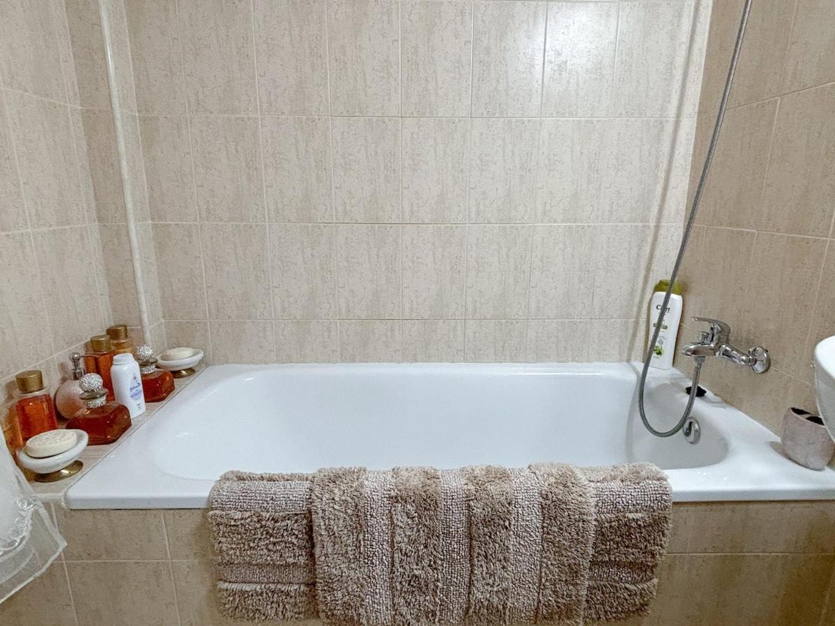Apartment Beautiful With Sea Views!