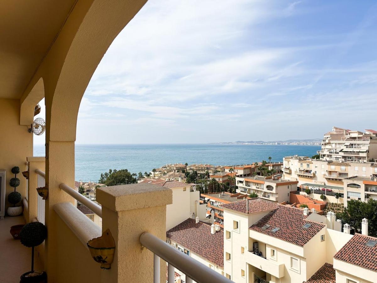 Beautiful With Sea Views! Apartment